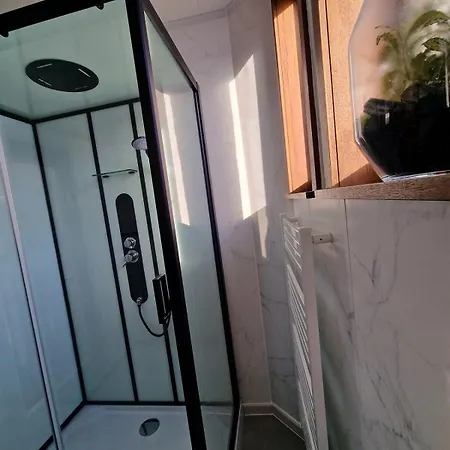 2 Bedroom At The Track Apartment