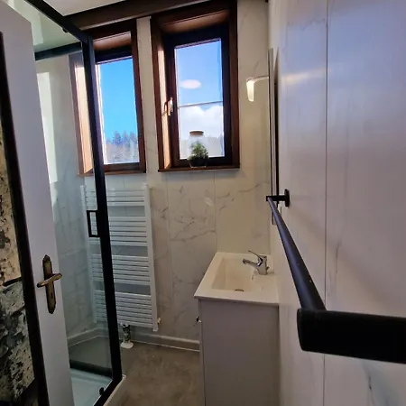 2 Bedroom At The Track Apartment