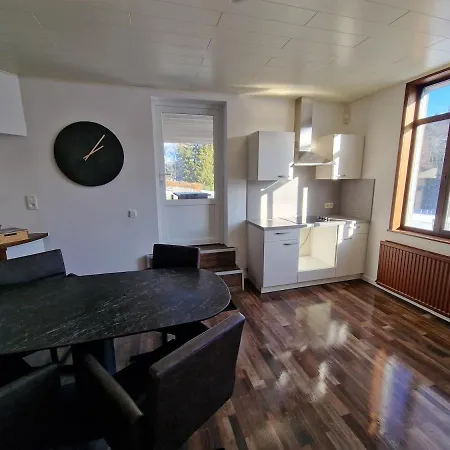Apartment 2 Bedroom At The Track