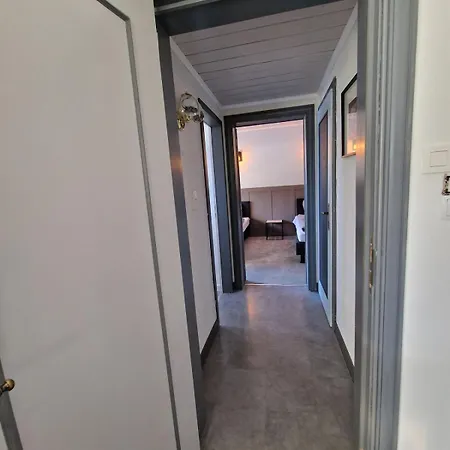 2 Bedroom At The Track Apartment *